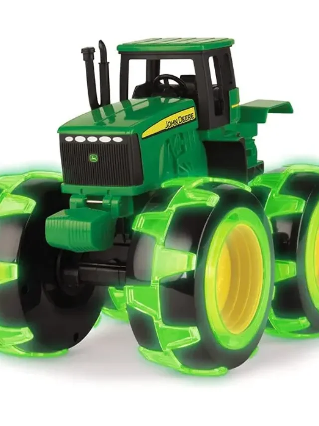 TOMY John Deere Monster Treads Lightning Wheels Tractor